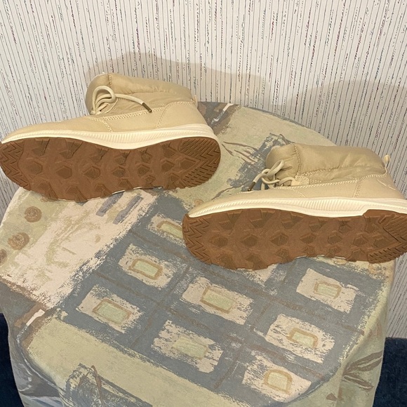 Women Winter Eddie Bauer Beige Winter Boots Size,9M Comfortable Soft - Picture 7 of 10